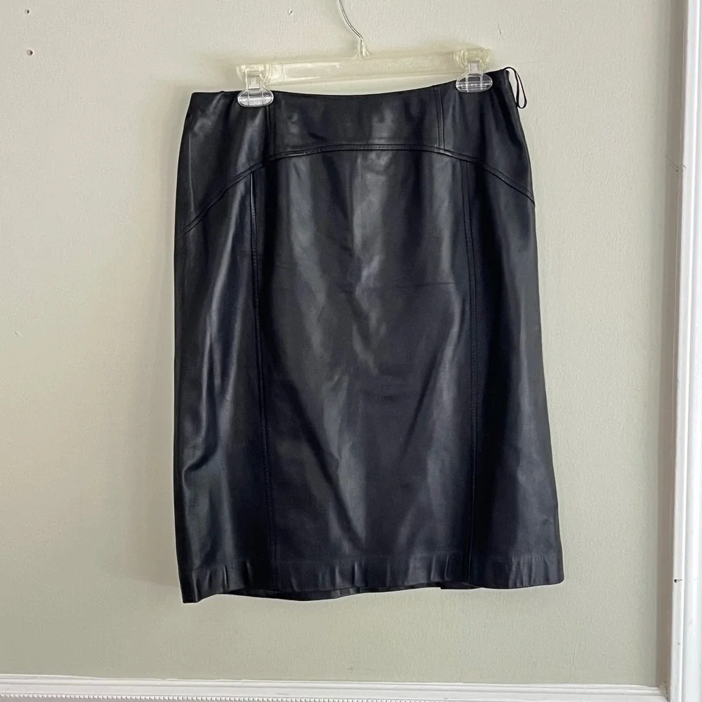 Talbots Black‎ Leather  Pencil Skirt Sz 10 Classic Minimal Capsule Old MoneyChic